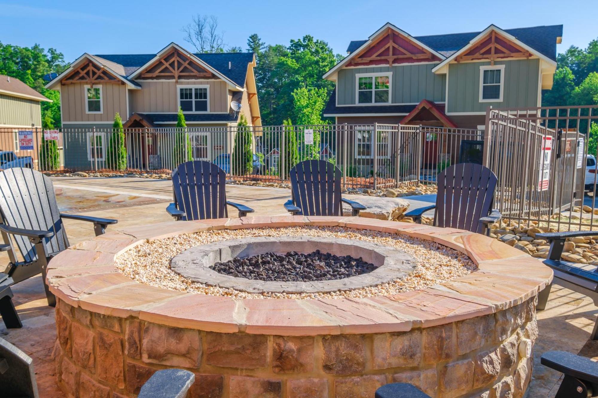 Heavenly Haven By Eden Crest Chalet