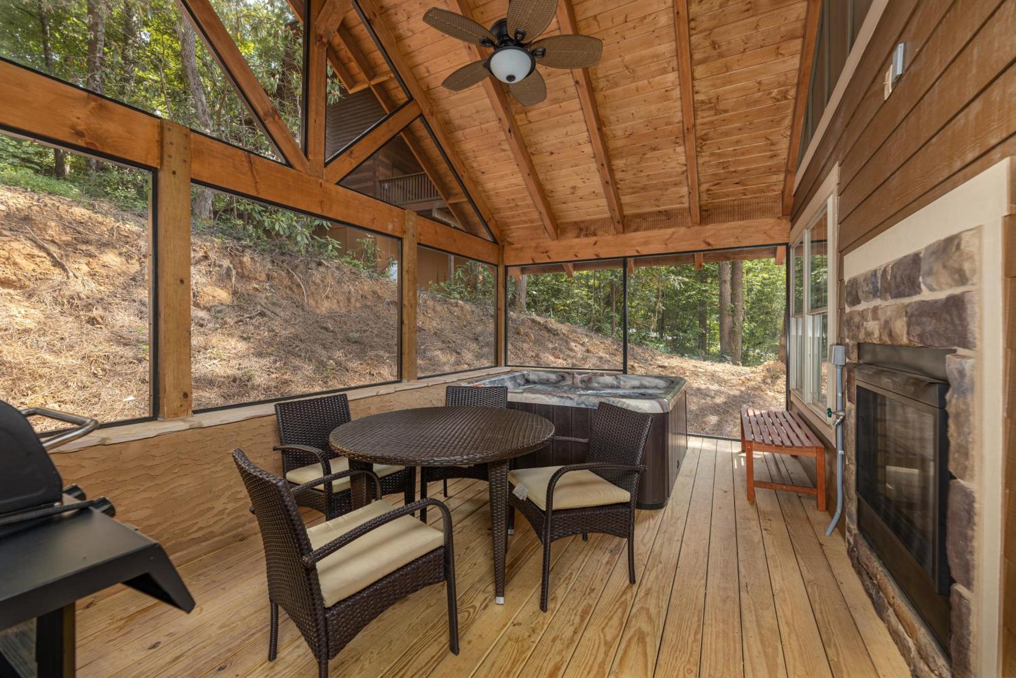 Heavenly Haven By Eden Crest Chalet *